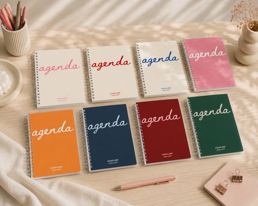 Alle 8 kaftkleuren van de lerarenagenda naast elkaar